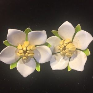 Vintage Sarah Coventry clip on enameled earrings